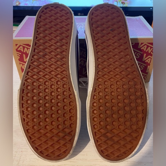 Vans - Picture 7 of 7